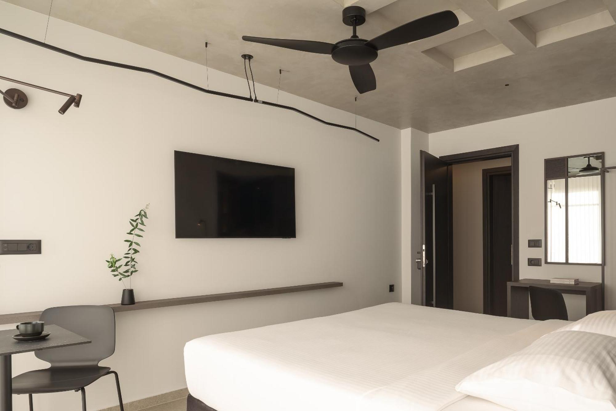 Pleiades Urban Stay By Semavί Ираклион Экстерьер фото